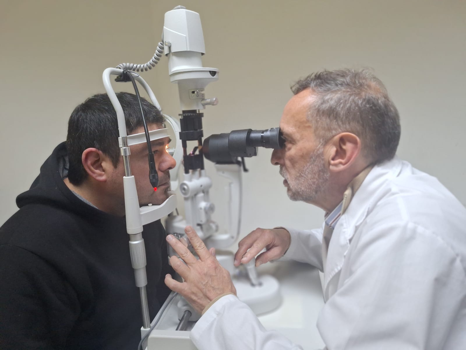 Se realizó la primera cirugía menor oftalmológica en el Hospital Municipal de San Clemente del Tuyú