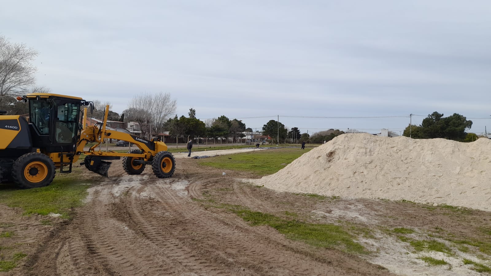 Comenzó la segunda etapa de la obra de la pista de atletismo de San Clemente del Tuyú