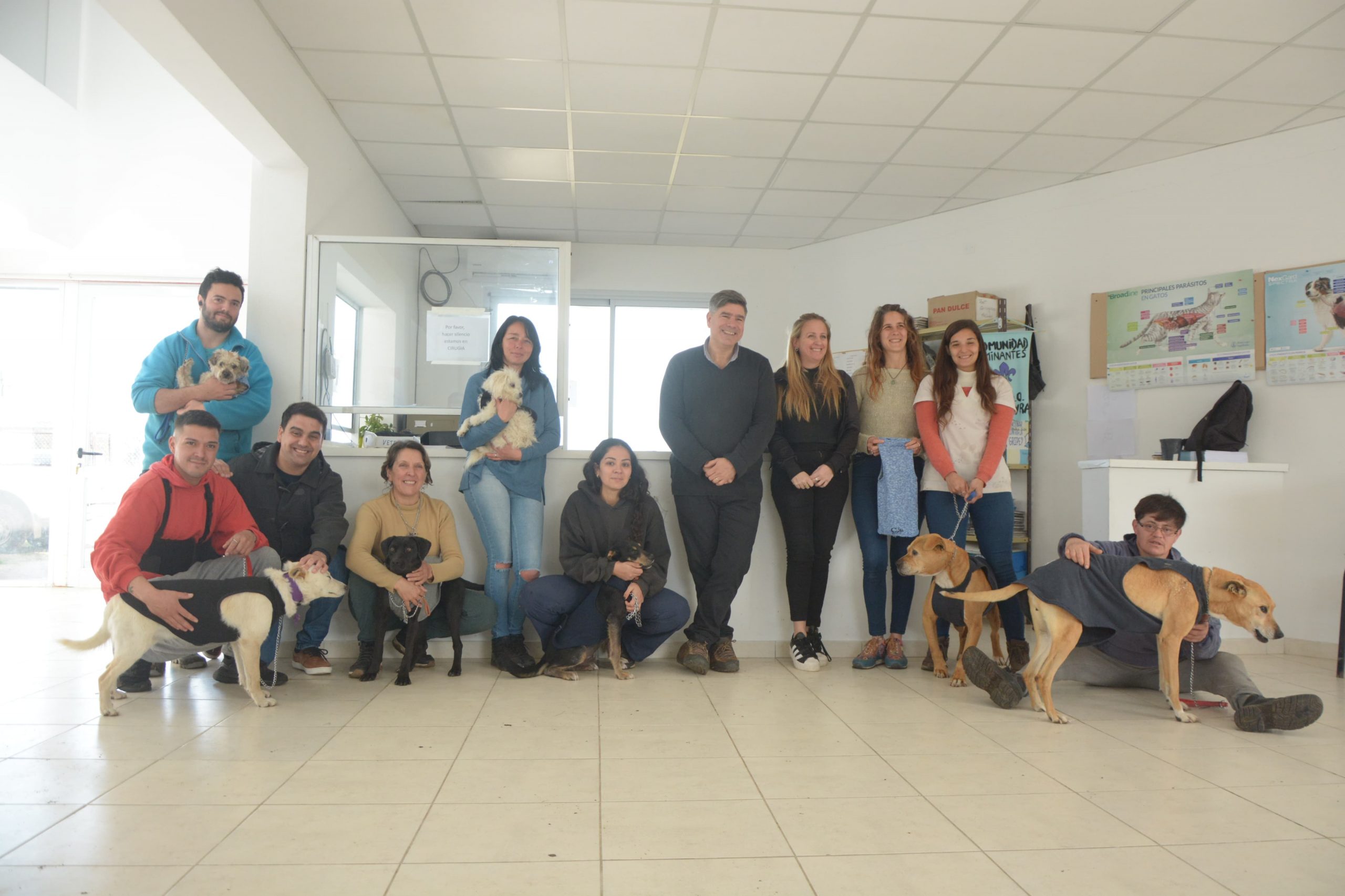 La Costa: Prendas para perros confeccionadas por alumnos del curso de operario de la industria textil