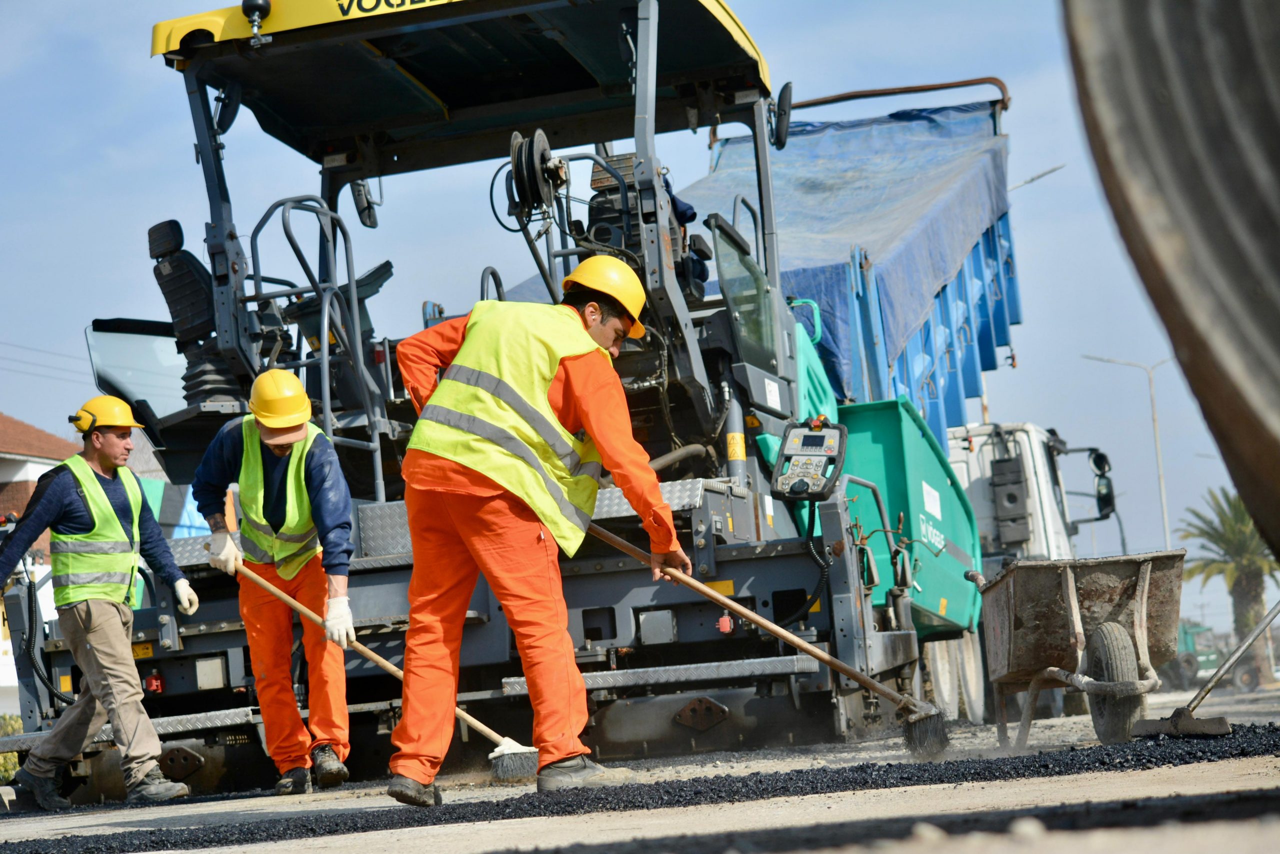 Siguen en marcha las obras del Plan Municipal de Bacheo en Mar de Ajó