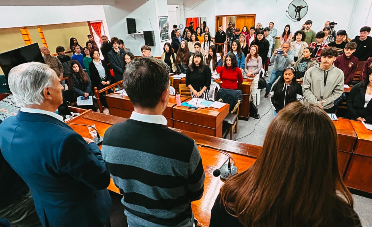 Con estudiantes de La Costa, sesionó el Parlamento Juvenil del Mercosur en el Concejo Deliberante