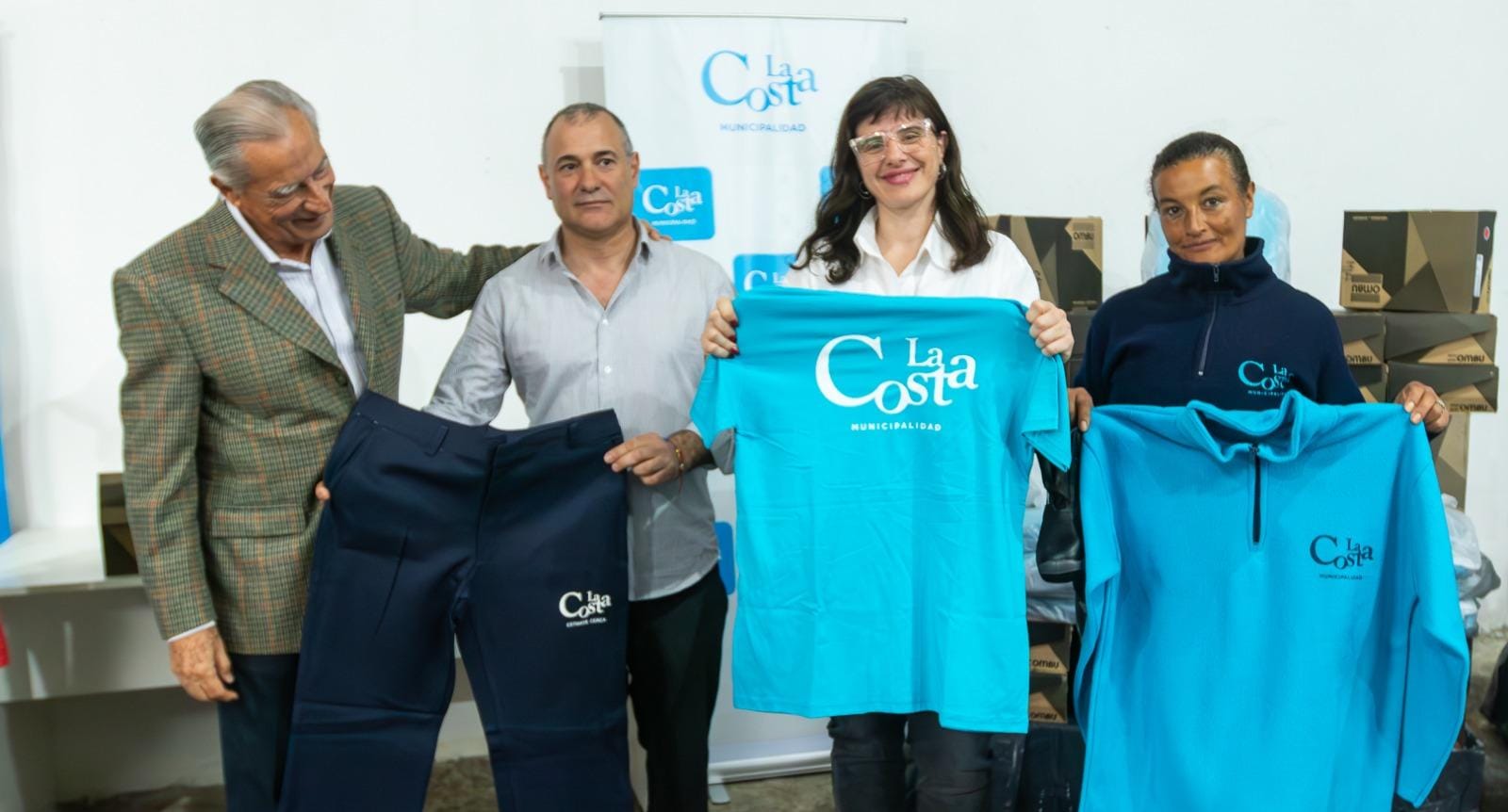 El Municipio entrega kits de indumentaria a las y los trabajadores de las Unidades de Gestión