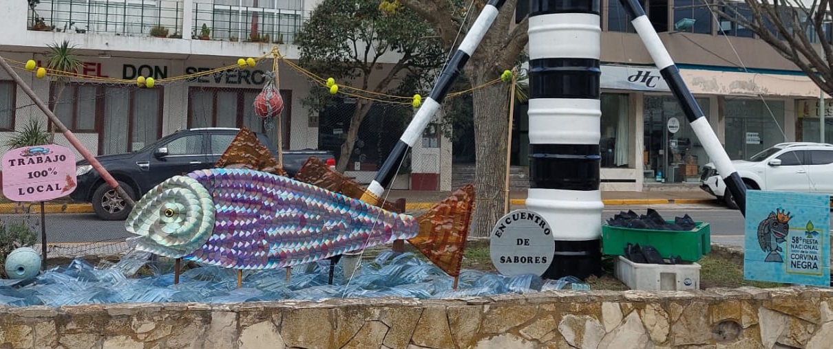 Un faro hecho con materiales reciclados se encenderá en la Fiesta Nacional de la Corvina Negra