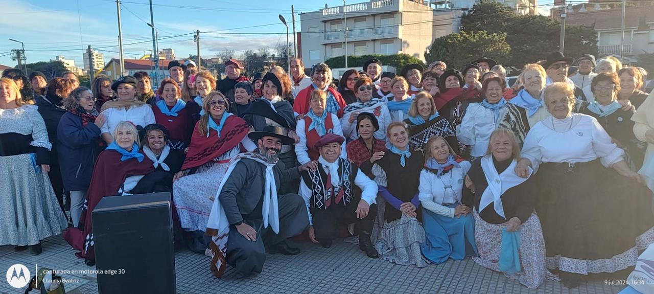 Exposición de arte y cierre de los talleres para adultos mayores en San Clemente del Tuyú