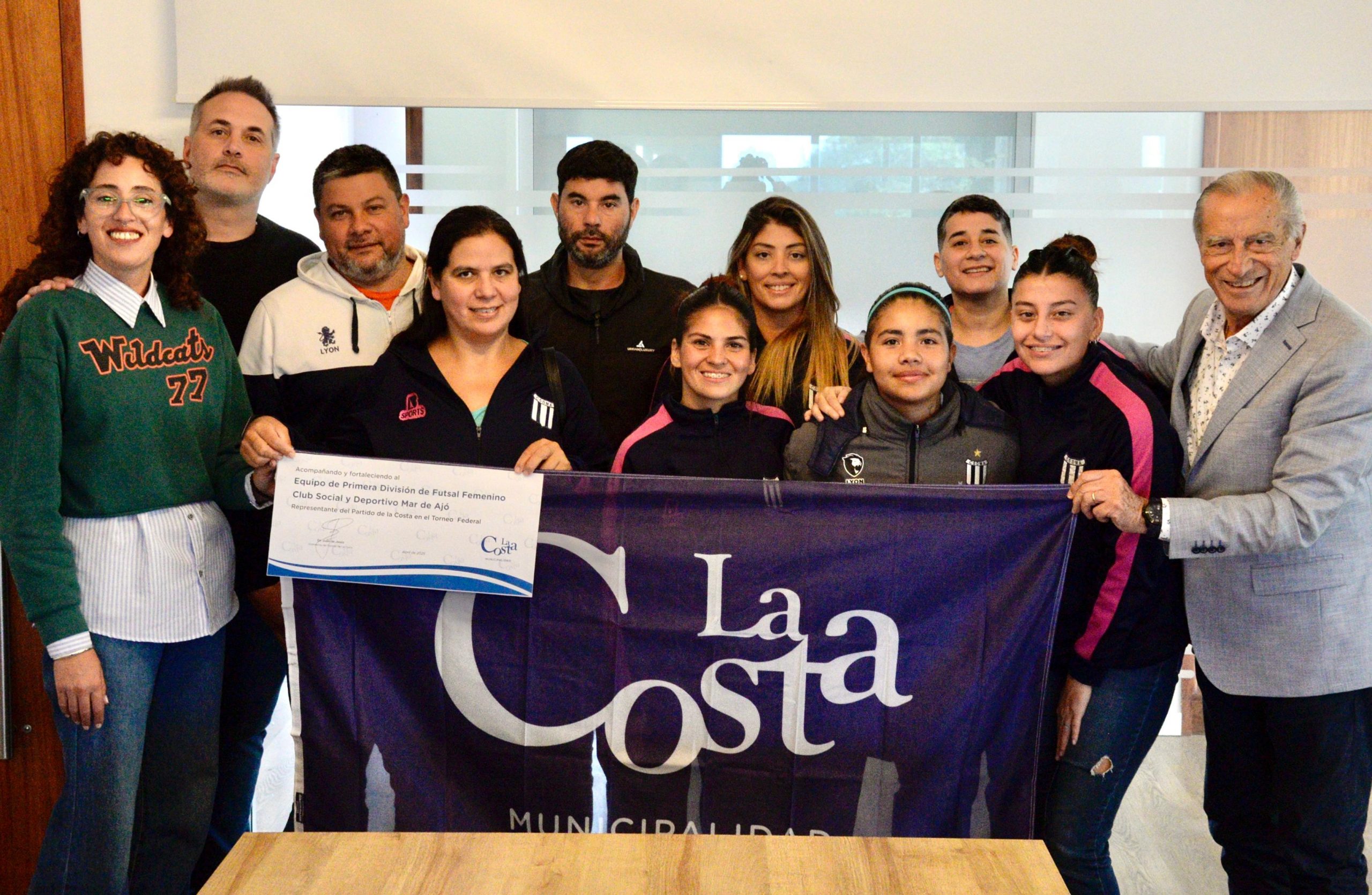 Futsal Femenino del Club Social Mar de Ajó recibió subsidio y participará de torneo en Río Gallegos