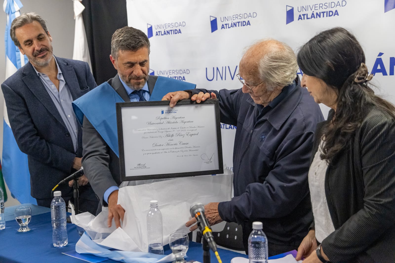 La Universidad Atlántida Argentina de Mar de Ajó otorgó el título de Doctor Honoris Causa a Adolfo Pérez Esquivel La Universidad Atlántida Argentina de Mar de Ajó otorgó el título de Doctor Honoris Causa a Adolfo Pérez Esquivel
