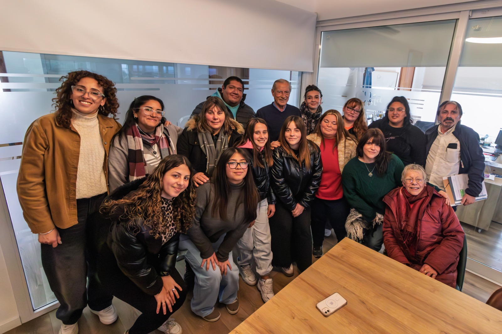 La Costa acompaña a estudiantes de Trabajo Social que representarán al distrito en un encuentro regional