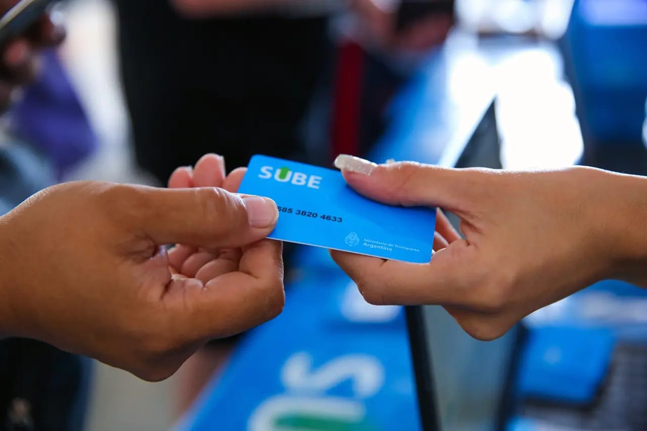 Descuentos locales en la SUBE: tener actualizada la tarjeta física asegura que los beneficios permanezcan activos
