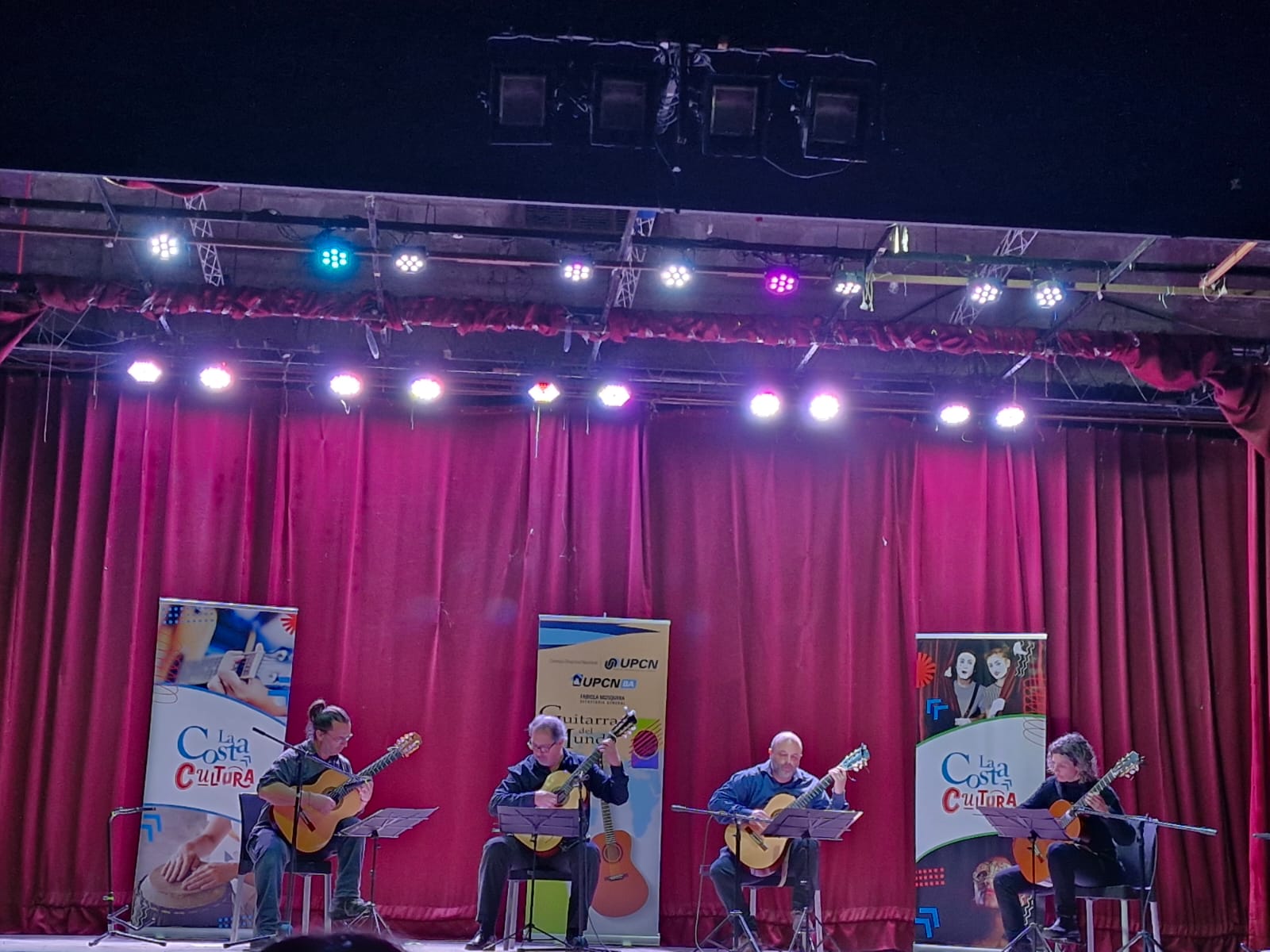 Lo de Juan y Emi presenta “Puentes Costeros”, cuarteto de guitarras en Santa Teresita