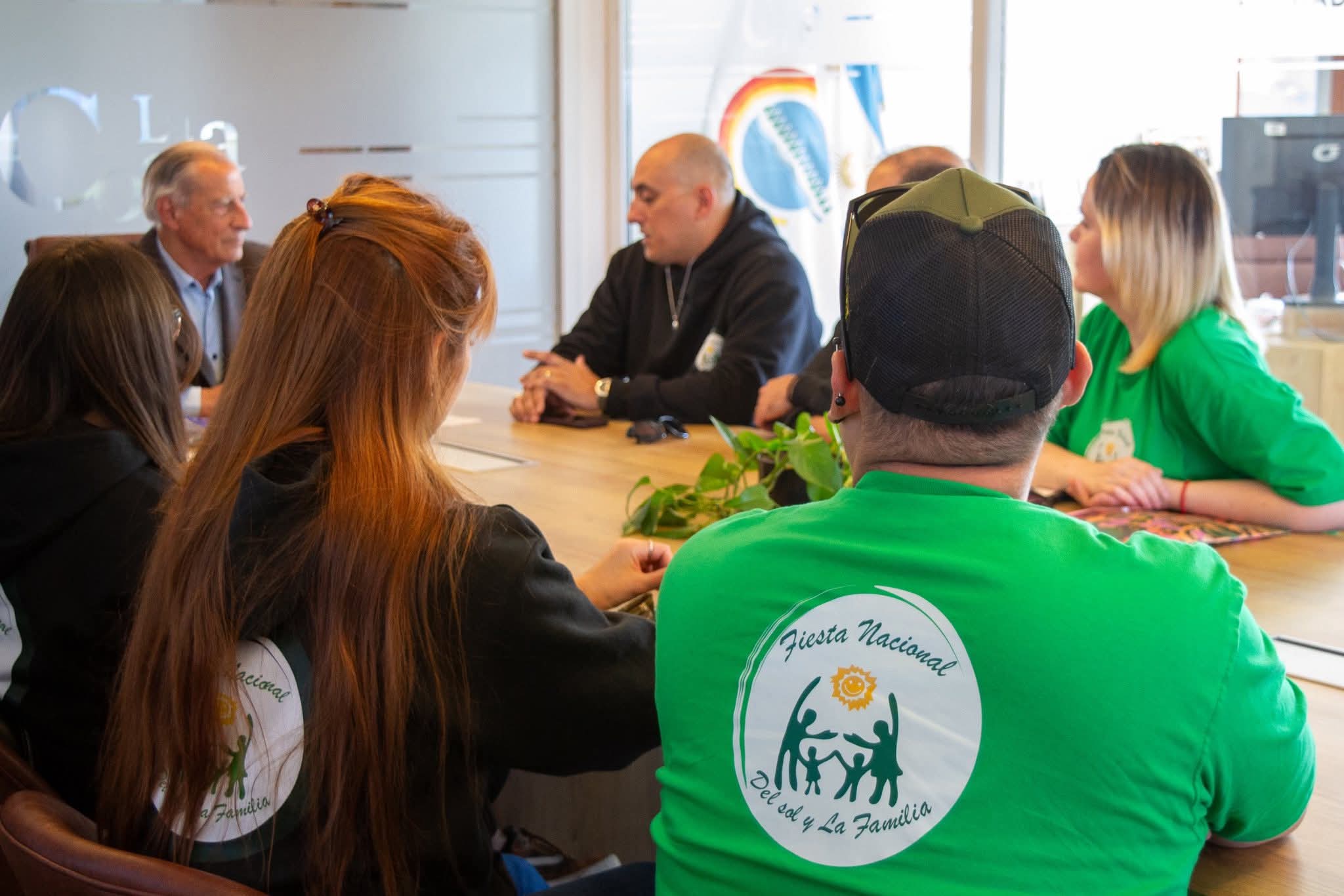 El Intendente recibió a la nueva comisión de la Fiesta Nacional del Sol y la Familia