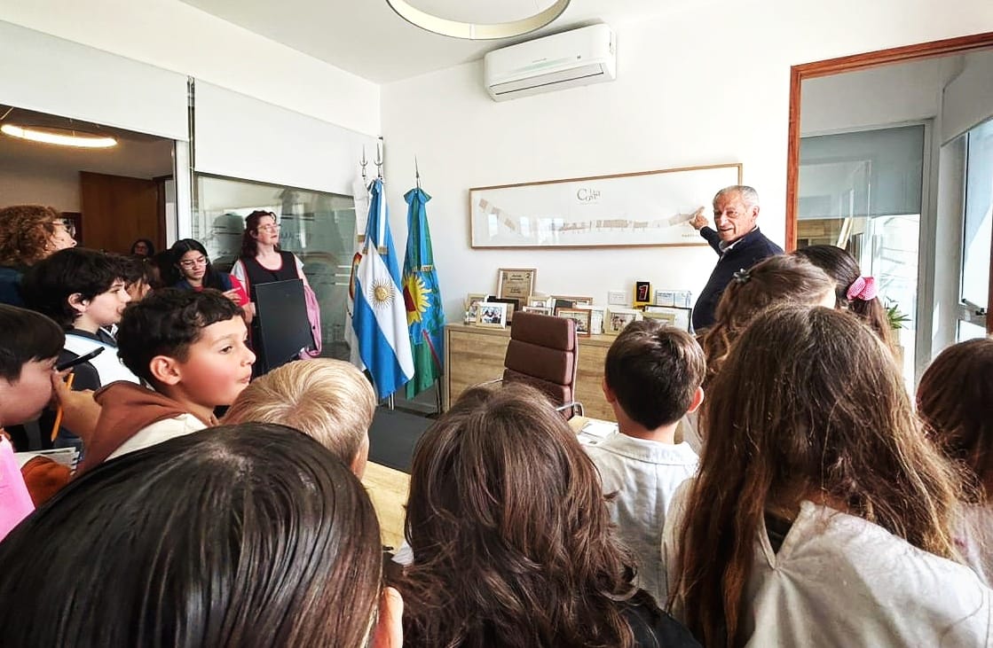 Estudiantes de Santa Teresita realizaron una visita guiada al Palacio Municipal Estudiantes de Santa Teresita realizaron una visita guiada al Palacio Municipal
