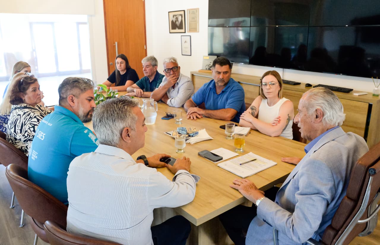 Trabajo en conjunto entre La Costa y la Provincia para optimizar la atención de la salud en el verano