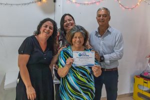WhatsApp-Image-2025-12-22-at-10.11.54-1 SE ENTREGARON CERTIFICADOS DEL TALLER DE MEMORIA EN EL CAPS DE SANTA TERESITA