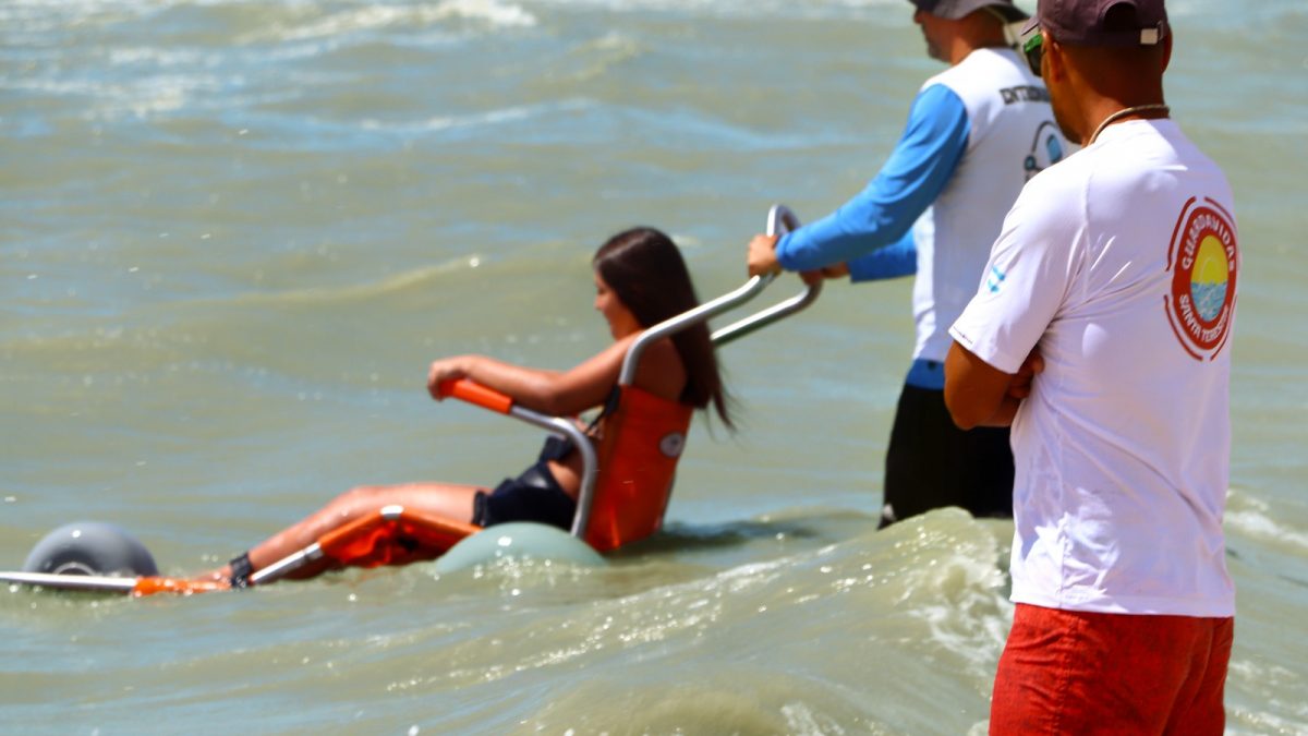 El Partido de La Costa ofrece sillas anfibias para personas con movilidad reducida