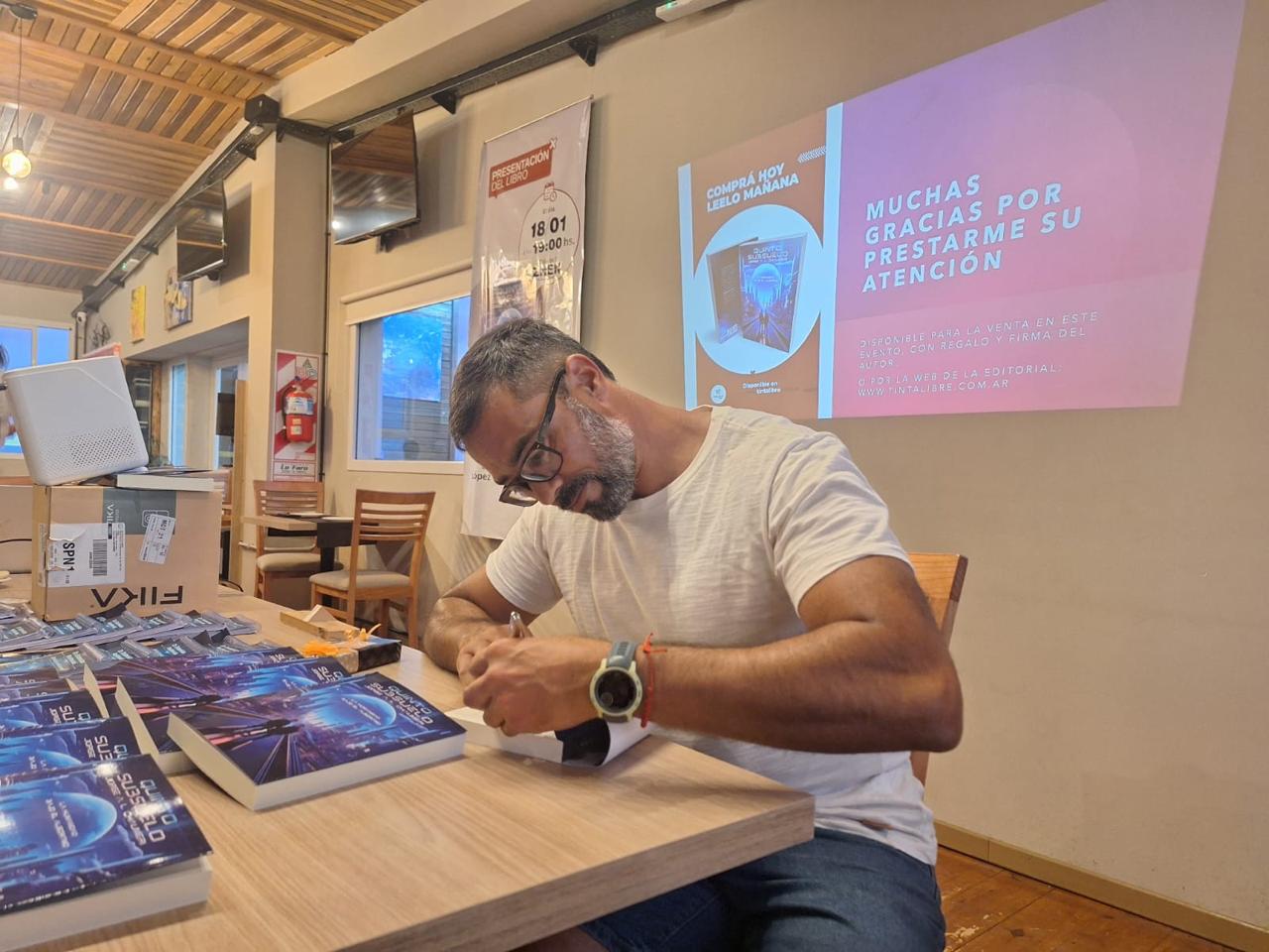 “Quinto subsuelo, la humanidad bajo el algoritmo”, el libro del costero Jorge López Chaumeri