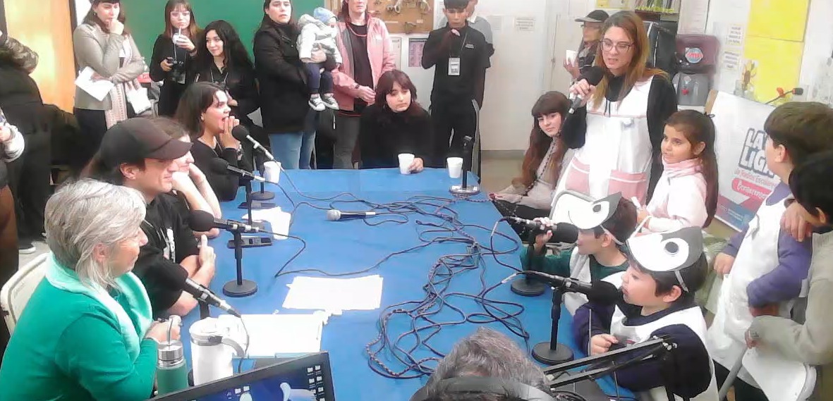El Taller Municipal de Radio Escolar fortalece la comunicación inclusiva con transmisiones en vivo
