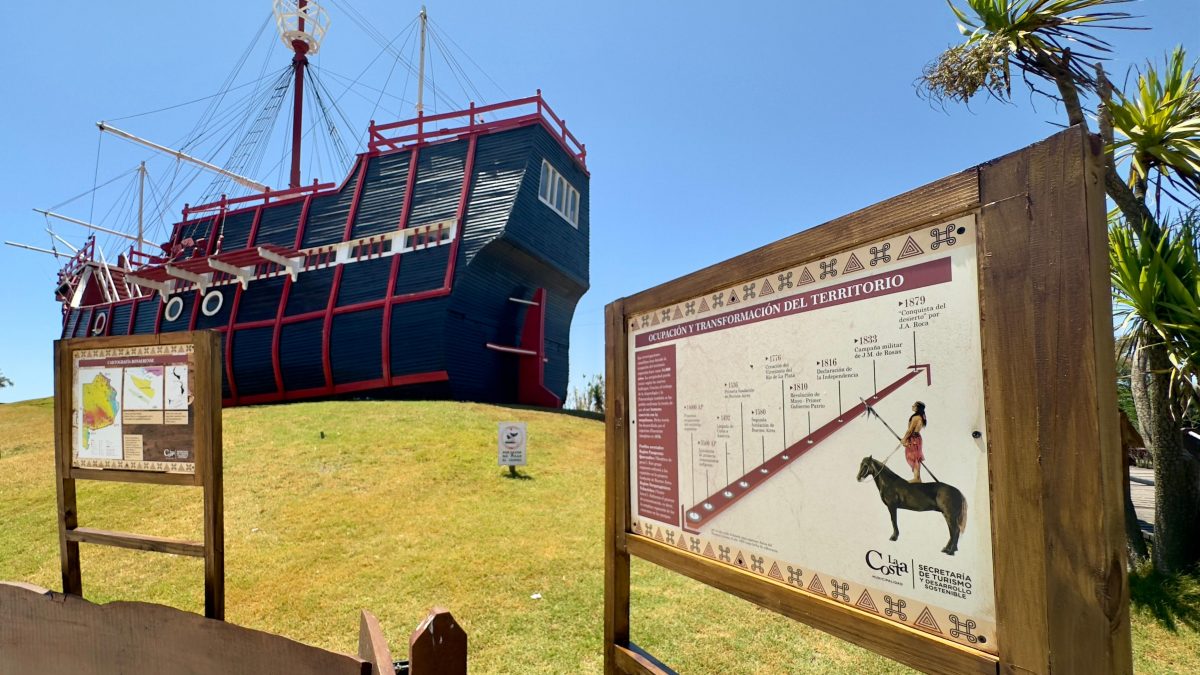 Inauguran nueva muestra de arte en el Espacio Expositivo Carabela de Santa Teresita