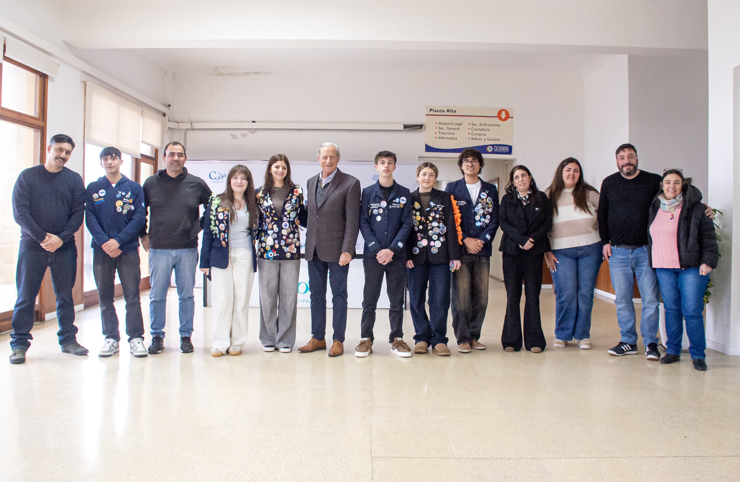 Juan recibió a jóvenes de La Costa que participan de intercambios culturales en distintos países Juan recibió a jóvenes de La Costa que participan de intercambios culturales en distintos países