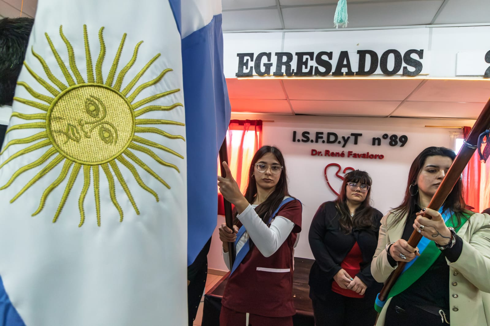NUEVOS PROFESIONALES EGRESARON DEL INSTITUTO Nº 89 DE MAR DE AJÓ